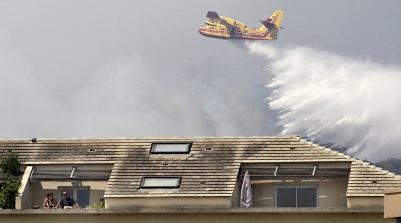 Εκτός ελέγχου η κατάσταση με τις πυρκαγιές στη νότια Γαλλία -10.000 άνθρωποι εγκαταλείπουν τις εστίες τους (βίντεο)